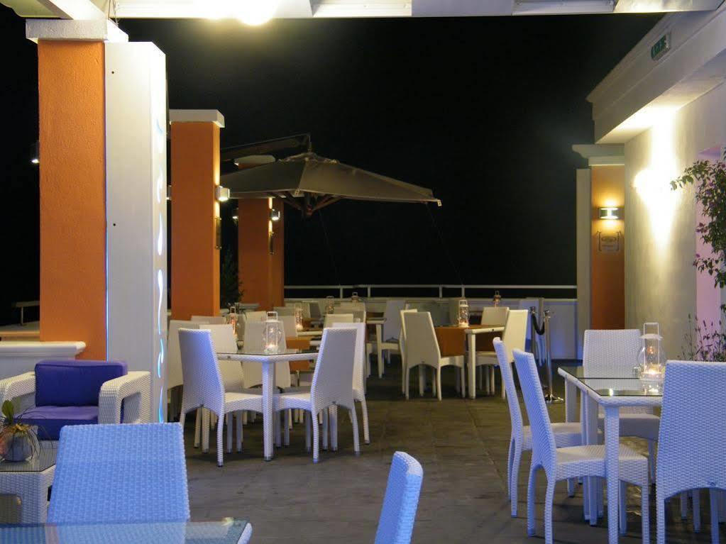 Piccadilly Rooms Restaurant And Beach Santa Maria al Bagno Eksteriør billede