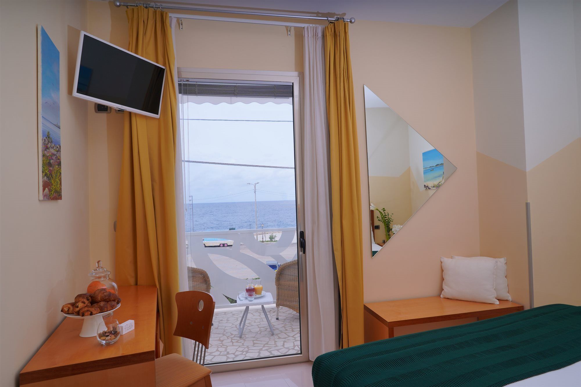 Piccadilly Rooms Restaurant And Beach Santa Maria al Bagno Eksteriør billede
